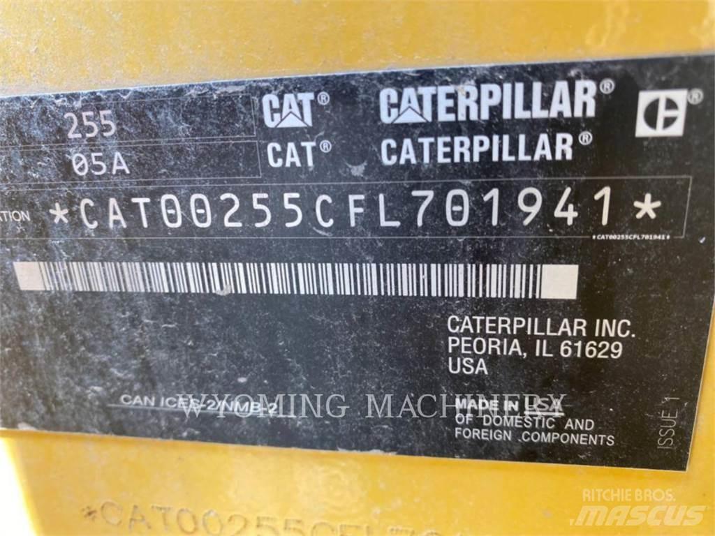 CAT 255 Krautuvai su šoniniu pasukimu