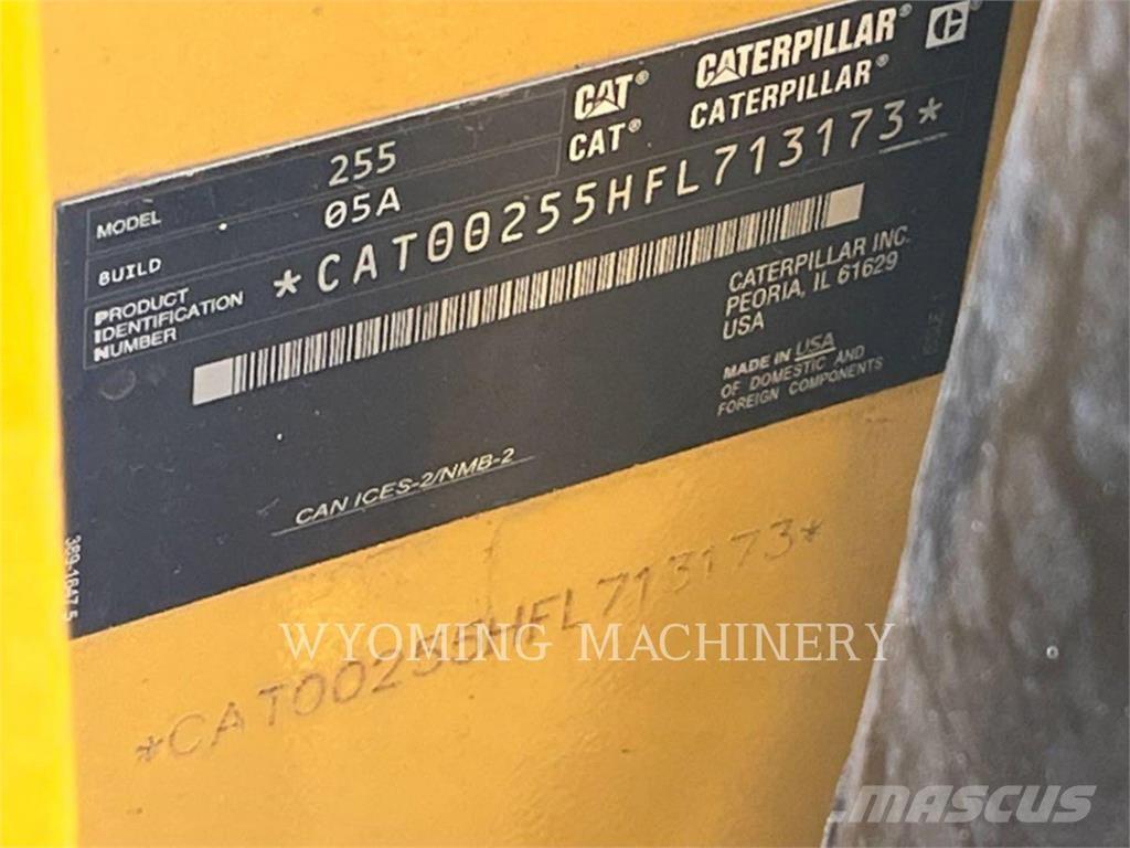 CAT 255 Krautuvai su šoniniu pasukimu