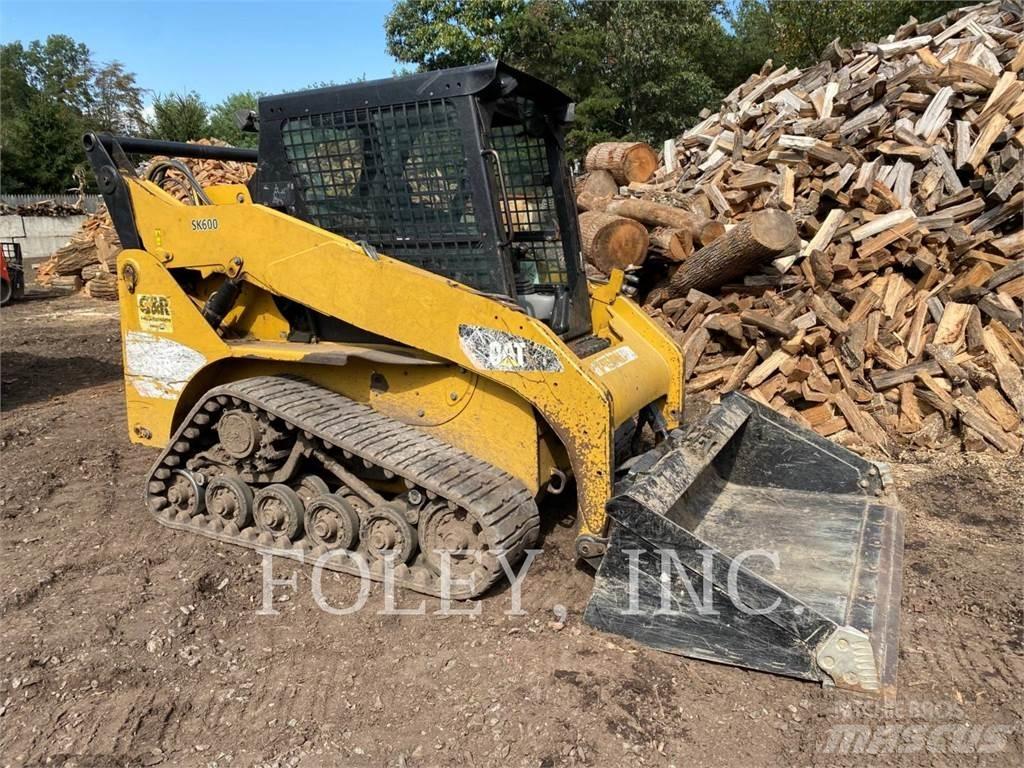 CAT 257B3 Vikšriniai krautuvai