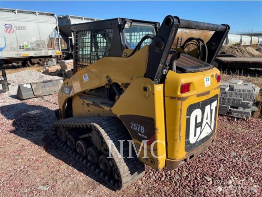 CAT 257B3 Krautuvai su šoniniu pasukimu