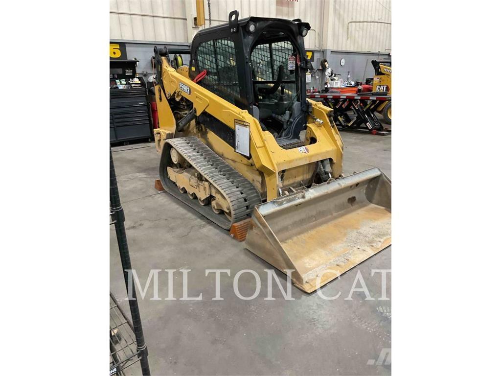 CAT 259D 3 Krautuvai su šoniniu pasukimu