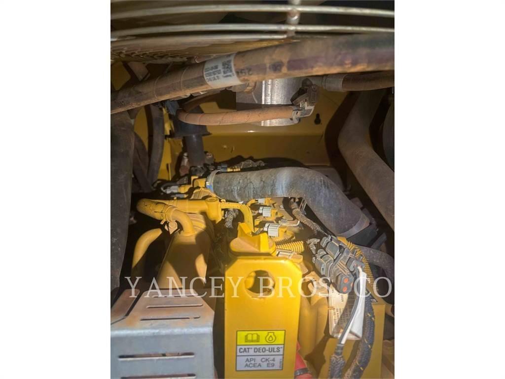 CAT 259D3 Krautuvai su šoniniu pasukimu