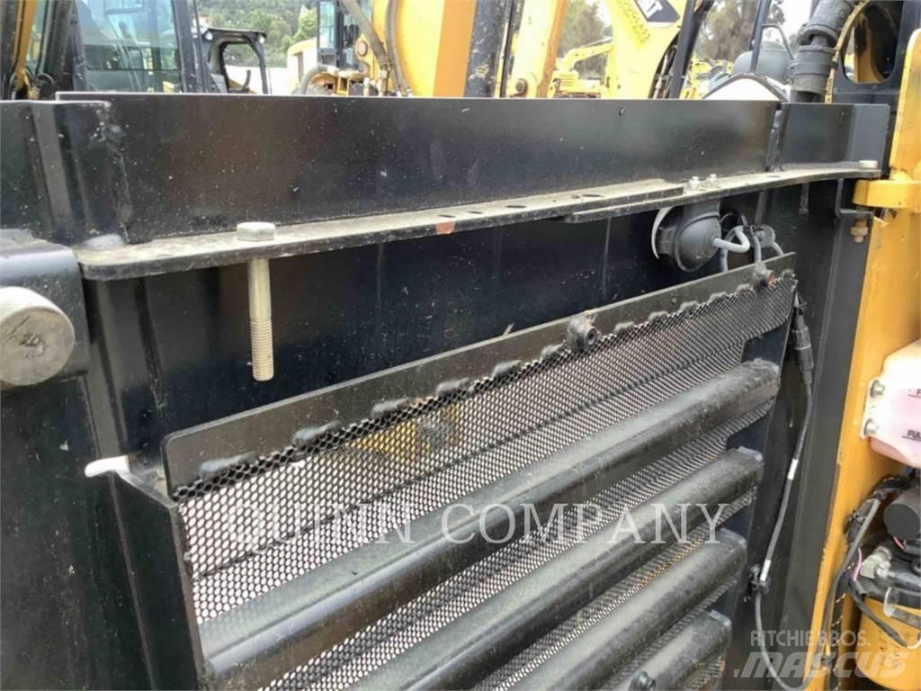 CAT 259D3 Krautuvai su šoniniu pasukimu