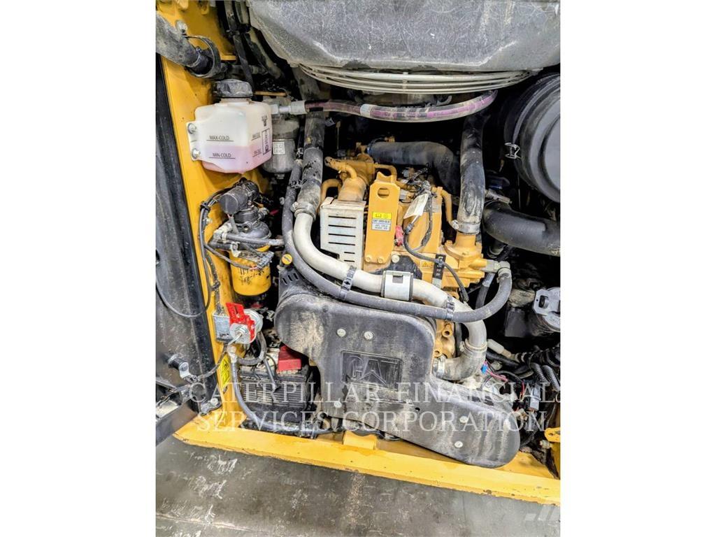 CAT 259D3 Vikšriniai krautuvai