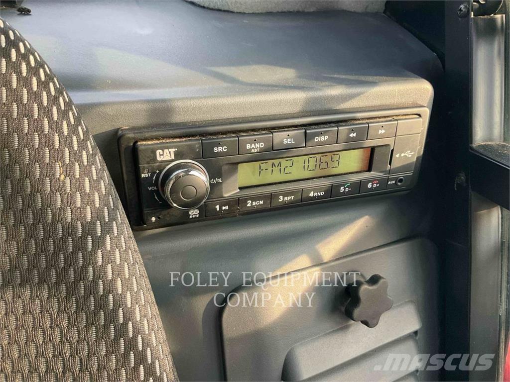 CAT 259D3 Krautuvai su šoniniu pasukimu