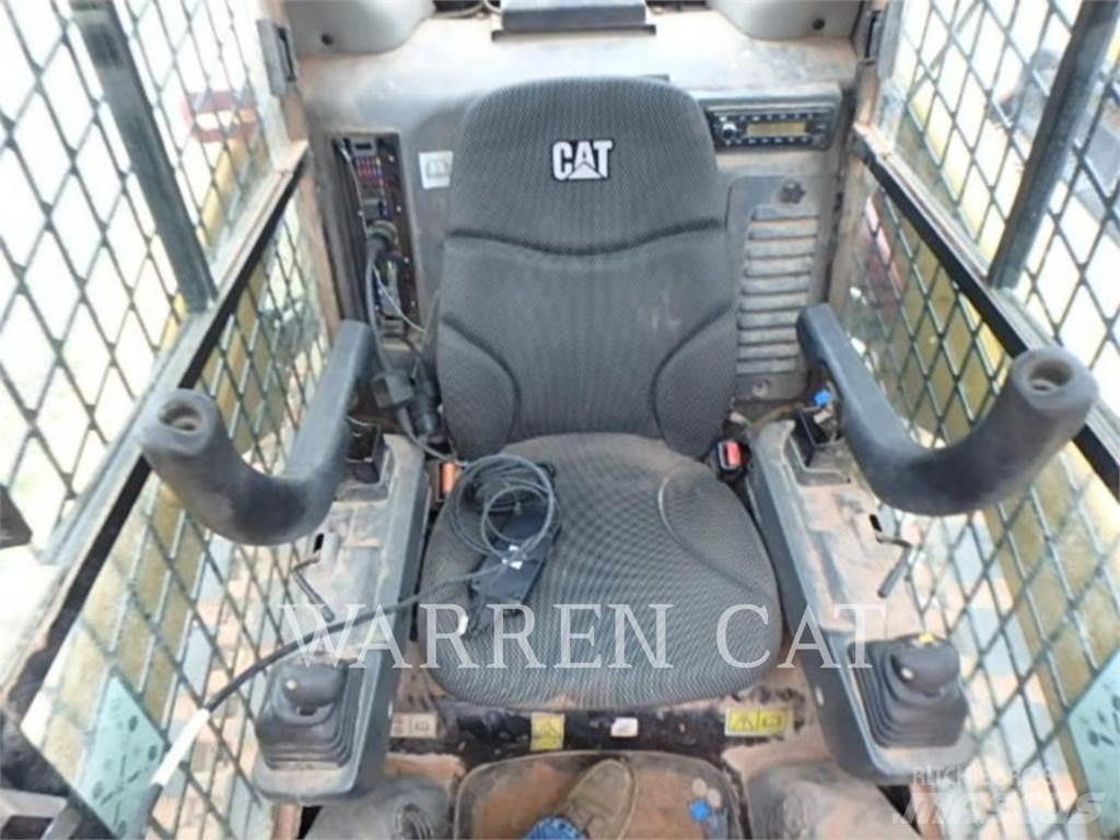 CAT 259D3 C3H2 Vikšriniai krautuvai