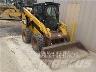 CAT 262D Krautuvai su šoniniu pasukimu