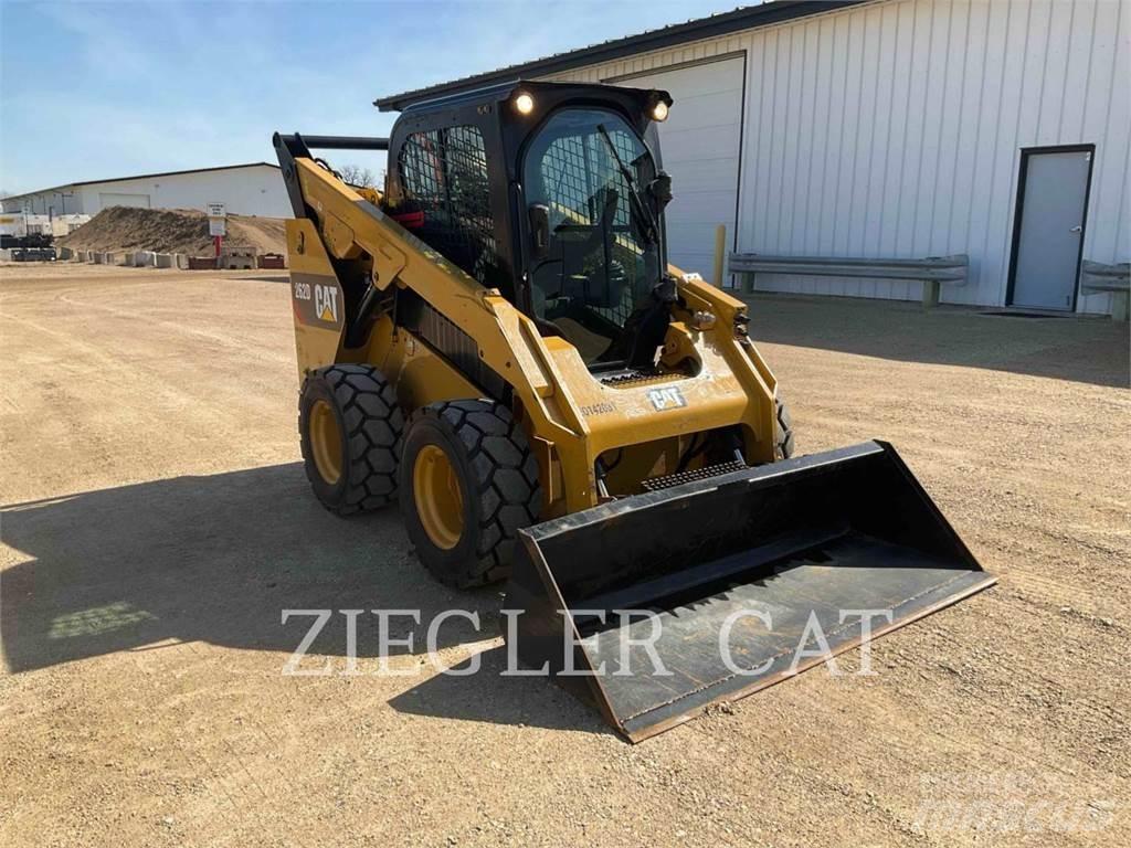 CAT 262D Krautuvai su šoniniu pasukimu