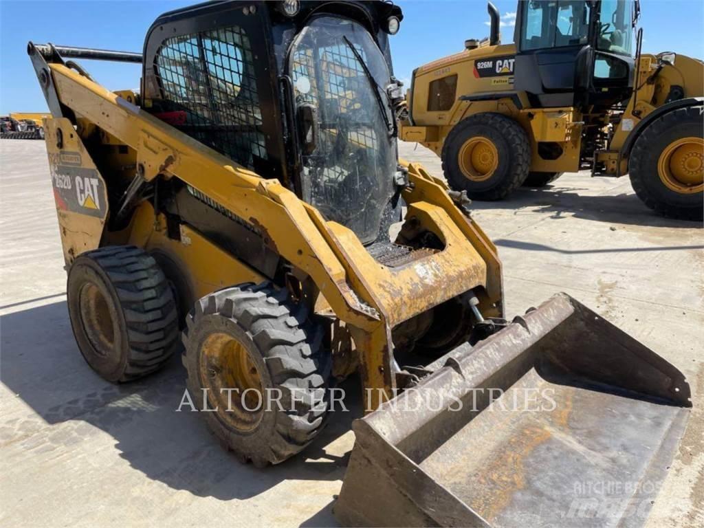 CAT 262D Krautuvai su šoniniu pasukimu