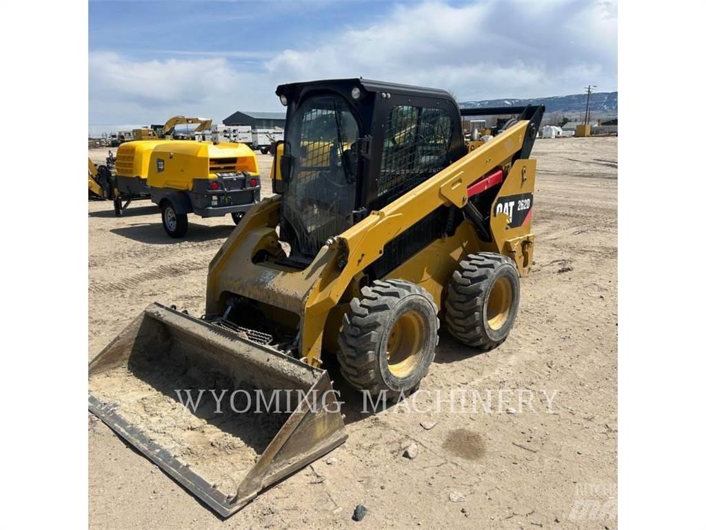 CAT 262D Krautuvai su šoniniu pasukimu
