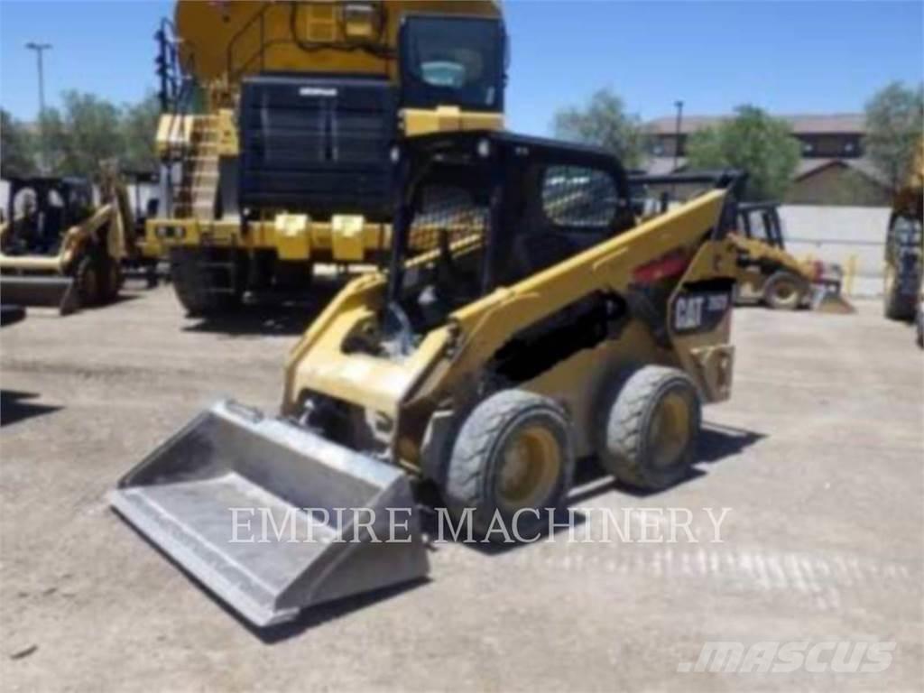 CAT 262D Krautuvai su šoniniu pasukimu