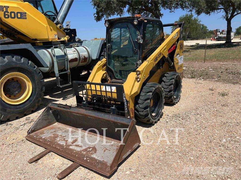 CAT 262D Krautuvai su šoniniu pasukimu
