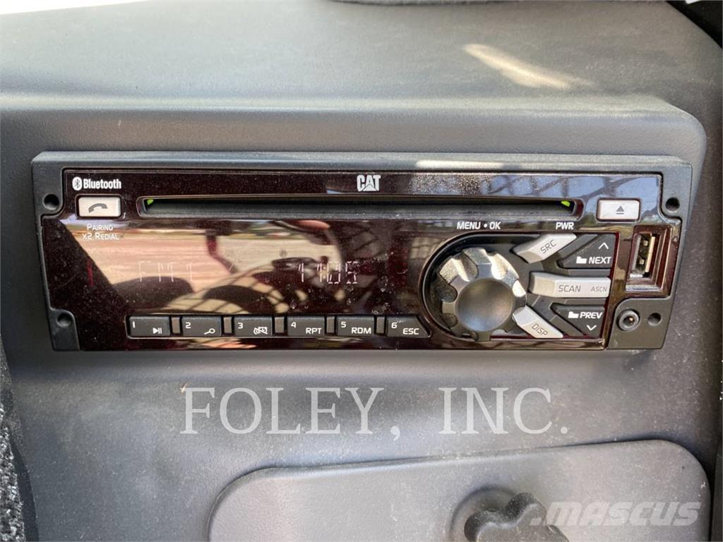 CAT 262D Krautuvai su šoniniu pasukimu