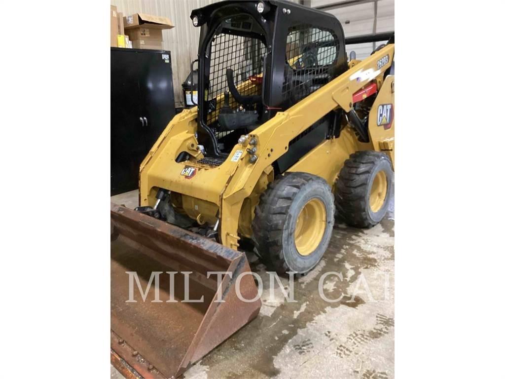 CAT 262D 3 Krautuvai su šoniniu pasukimu