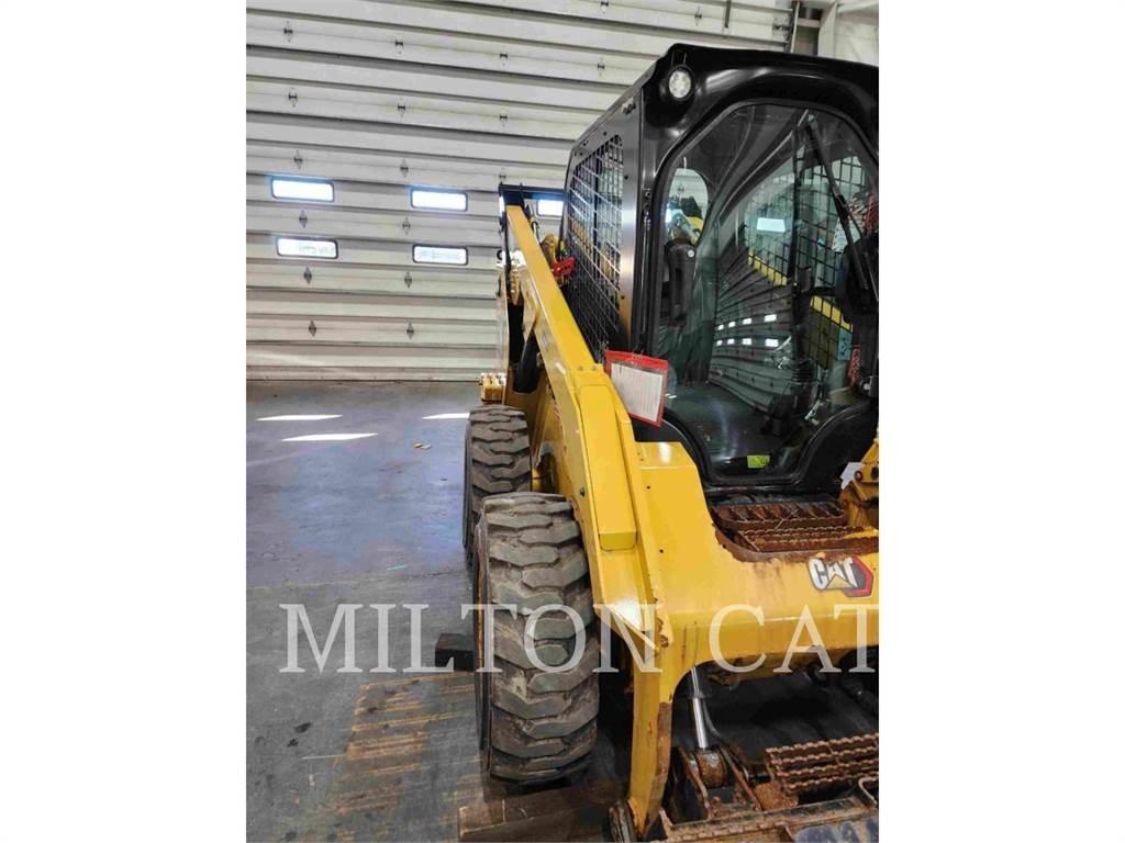 CAT 262D 3 Krautuvai su šoniniu pasukimu