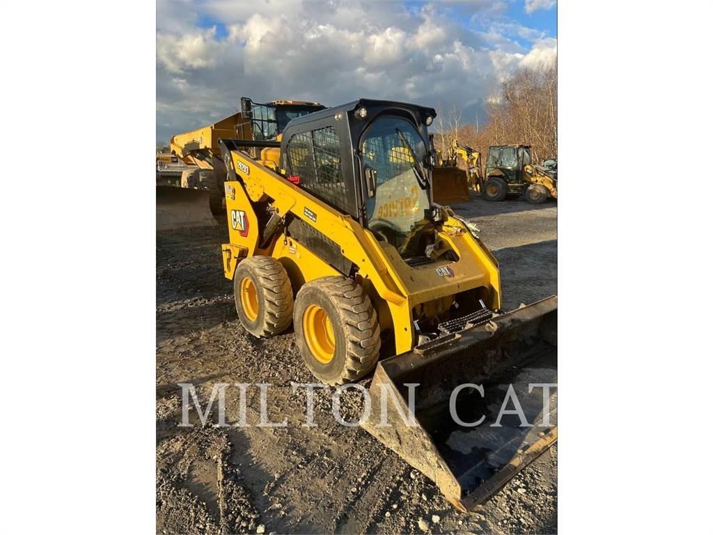 CAT 262D 3 Krautuvai su šoniniu pasukimu