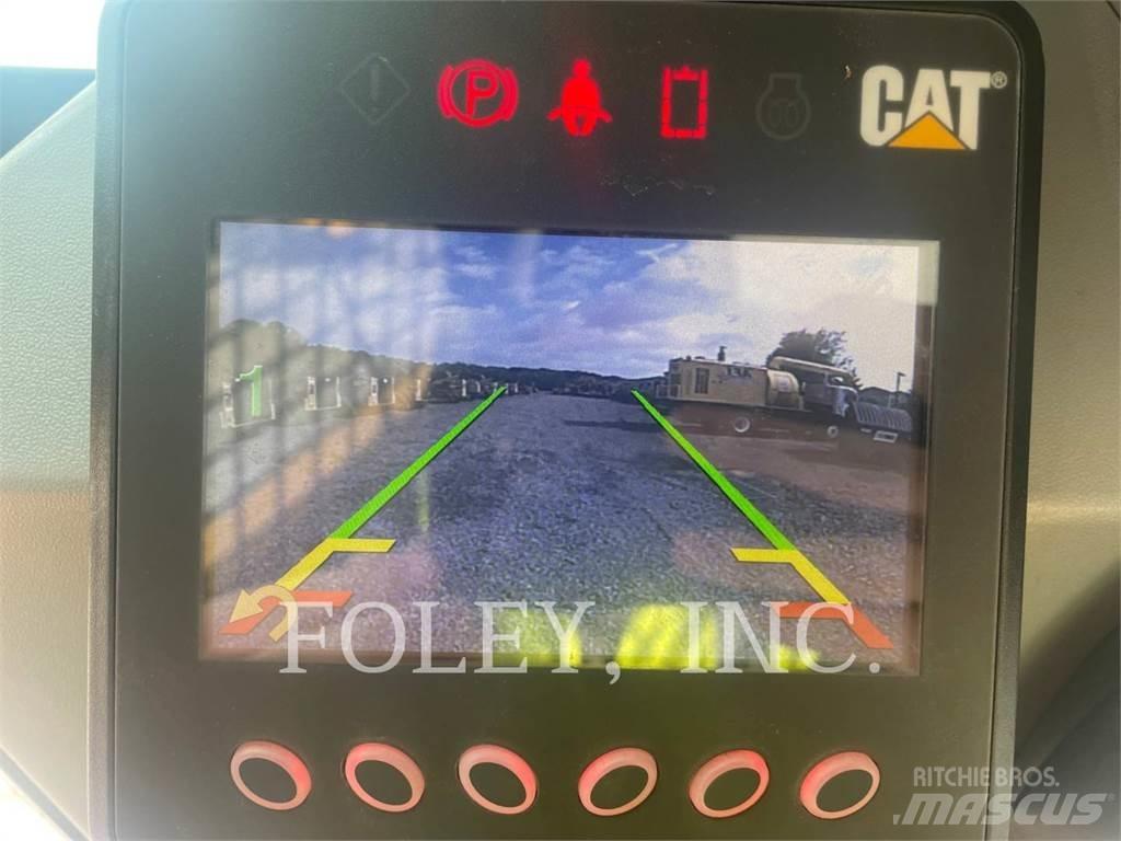 CAT 262D3 Krautuvai su šoniniu pasukimu