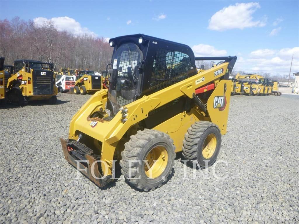CAT 262D3 Krautuvai su šoniniu pasukimu