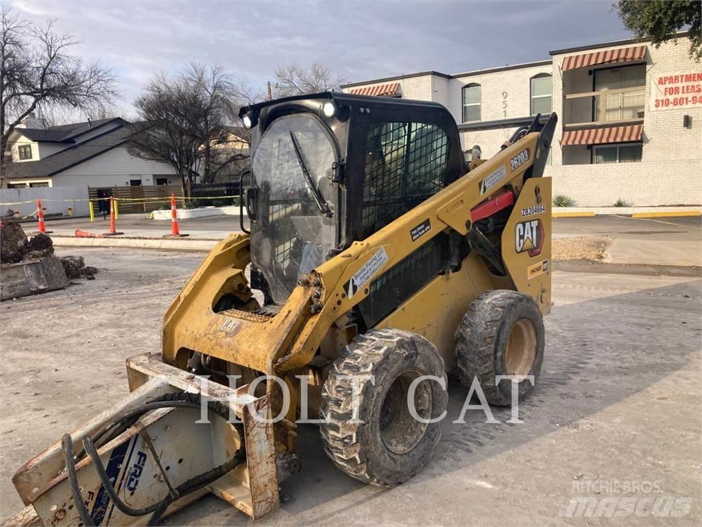 CAT 262D3 Krautuvai su šoniniu pasukimu