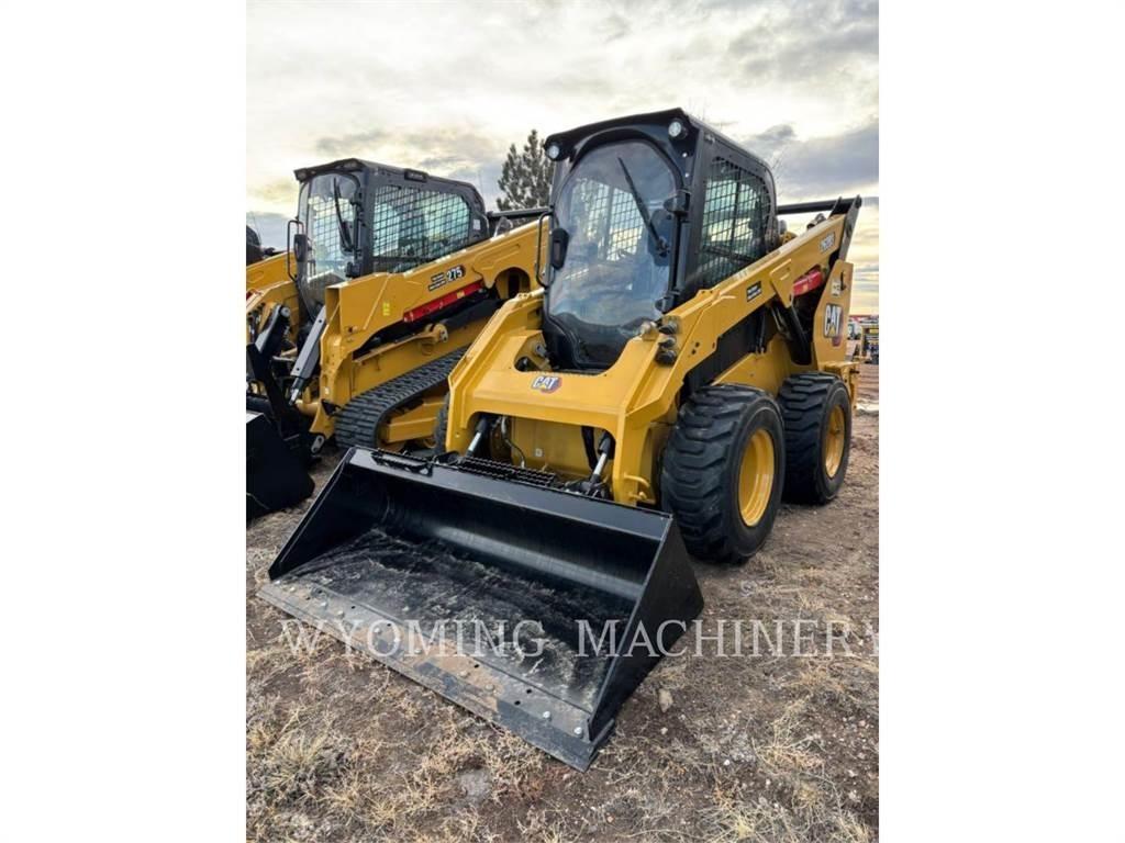 CAT 262D3 Krautuvai su šoniniu pasukimu