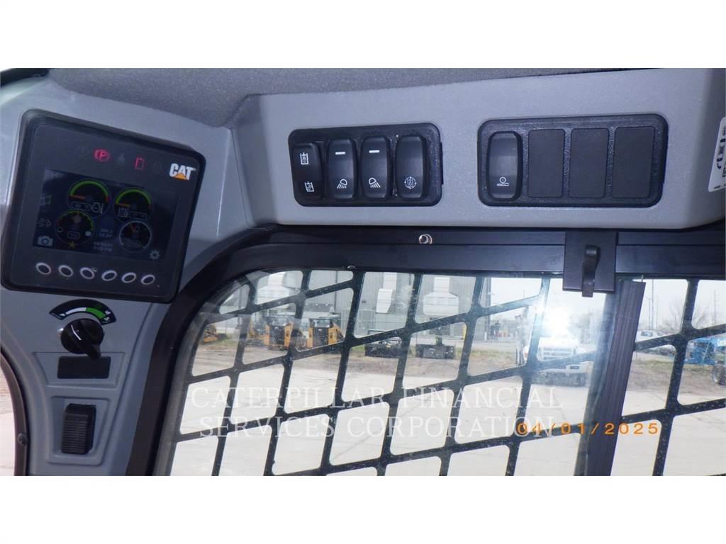 CAT 262D3 Krautuvai su šoniniu pasukimu