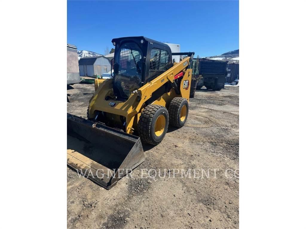 CAT 262D3 Krautuvai su šoniniu pasukimu