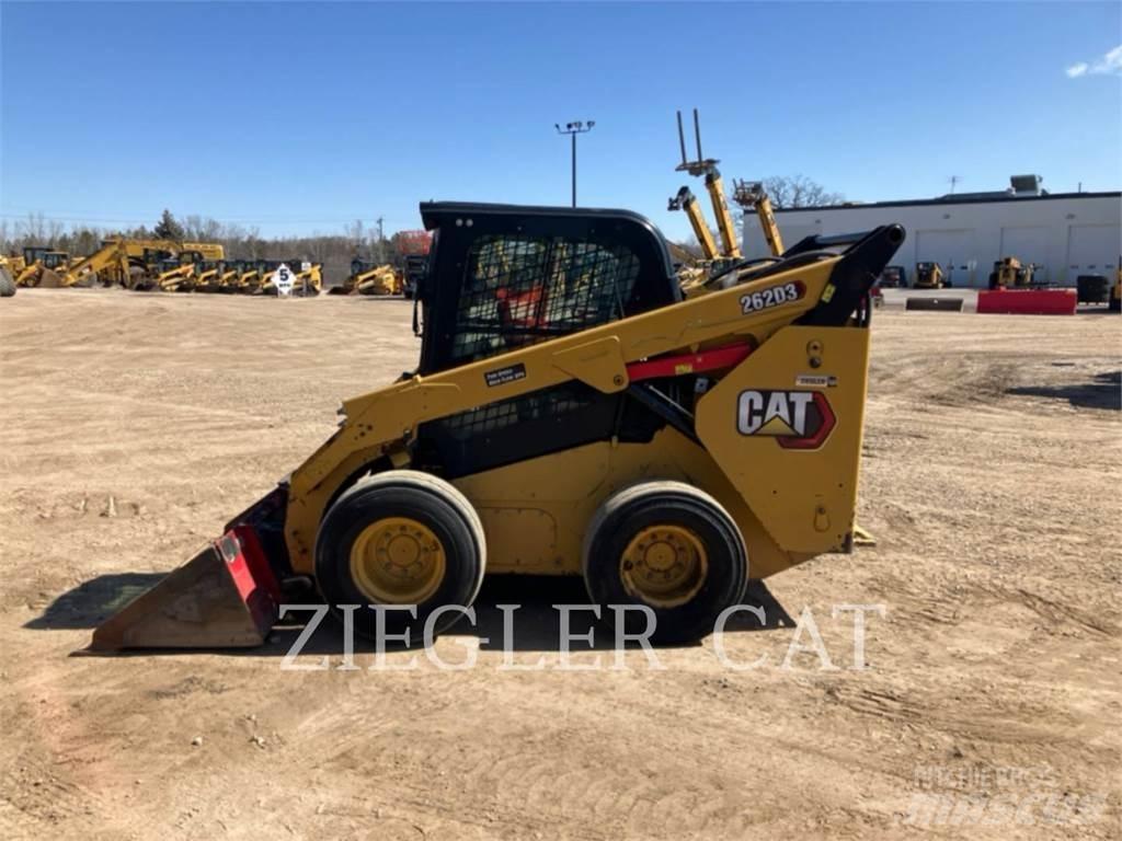CAT 262D3 Krautuvai su šoniniu pasukimu