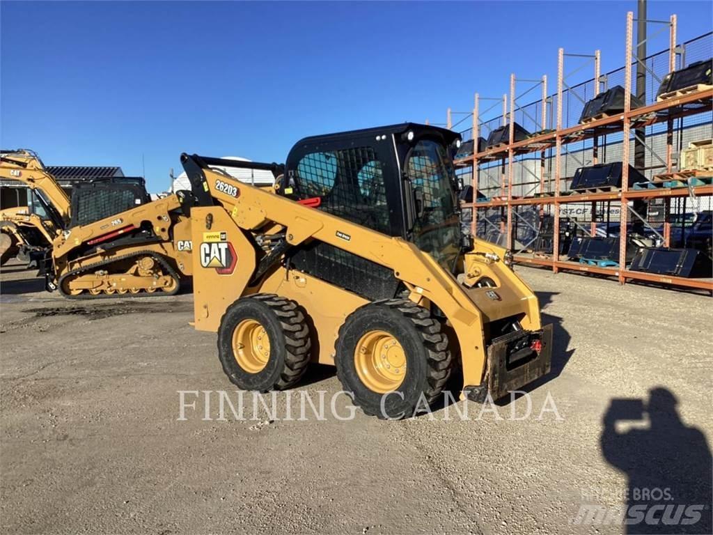 CAT 262D3 Krautuvai su šoniniu pasukimu