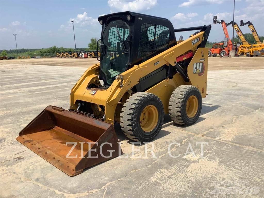 CAT 262D3 Krautuvai su šoniniu pasukimu
