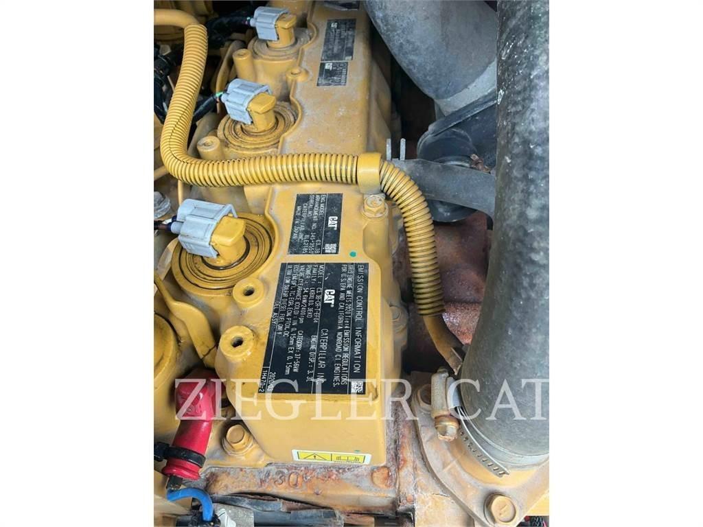 CAT 262D3 Krautuvai su šoniniu pasukimu