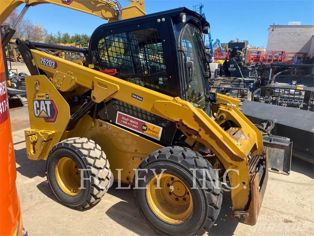 CAT 262D3 Krautuvai su šoniniu pasukimu