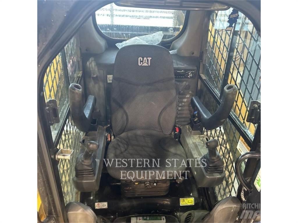 CAT 262D3 Krautuvai su šoniniu pasukimu