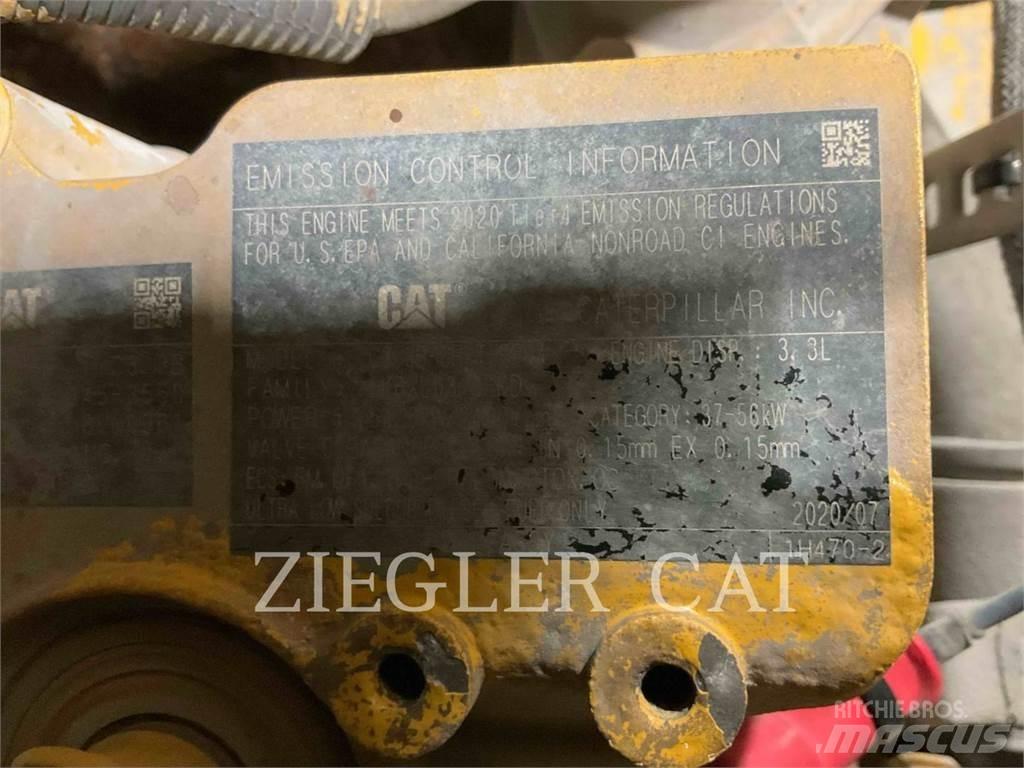 CAT 262D3 Krautuvai su šoniniu pasukimu