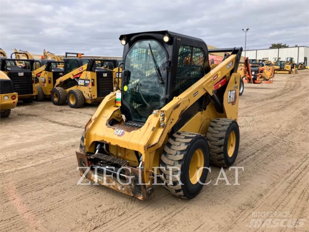 CAT 262D3 Krautuvai su šoniniu pasukimu