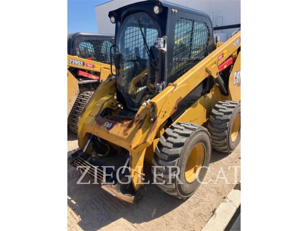 CAT 262D3 Krautuvai su šoniniu pasukimu