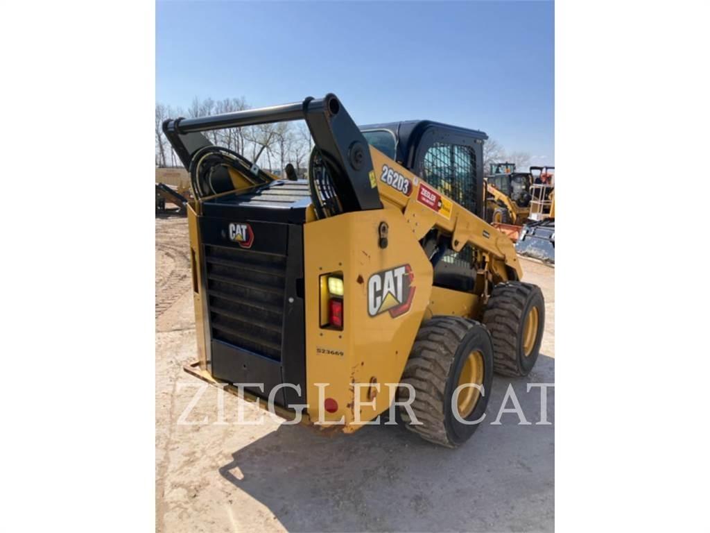 CAT 262D3 Krautuvai su šoniniu pasukimu