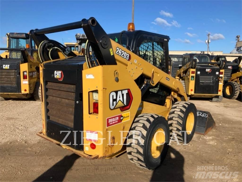 CAT 262D3 Krautuvai su šoniniu pasukimu