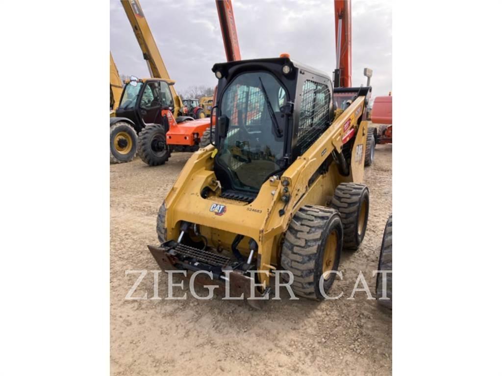 CAT 262D3 Krautuvai su šoniniu pasukimu
