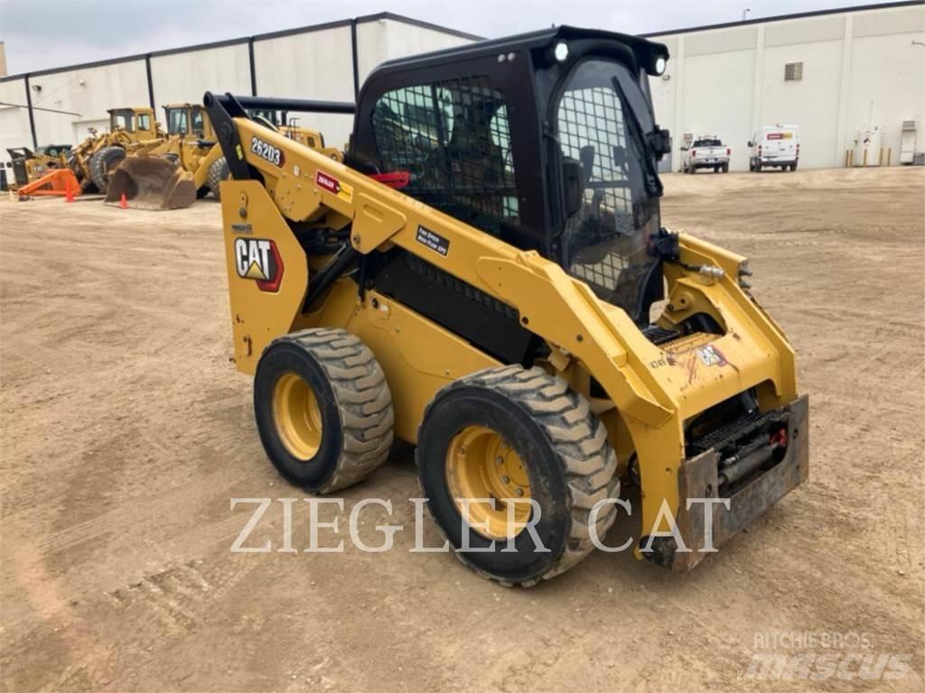 CAT 262D3 Krautuvai su šoniniu pasukimu