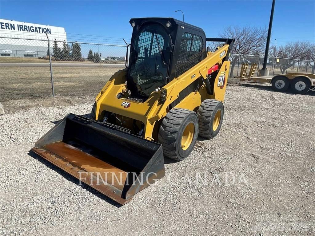 CAT 262D3 Krautuvai su šoniniu pasukimu