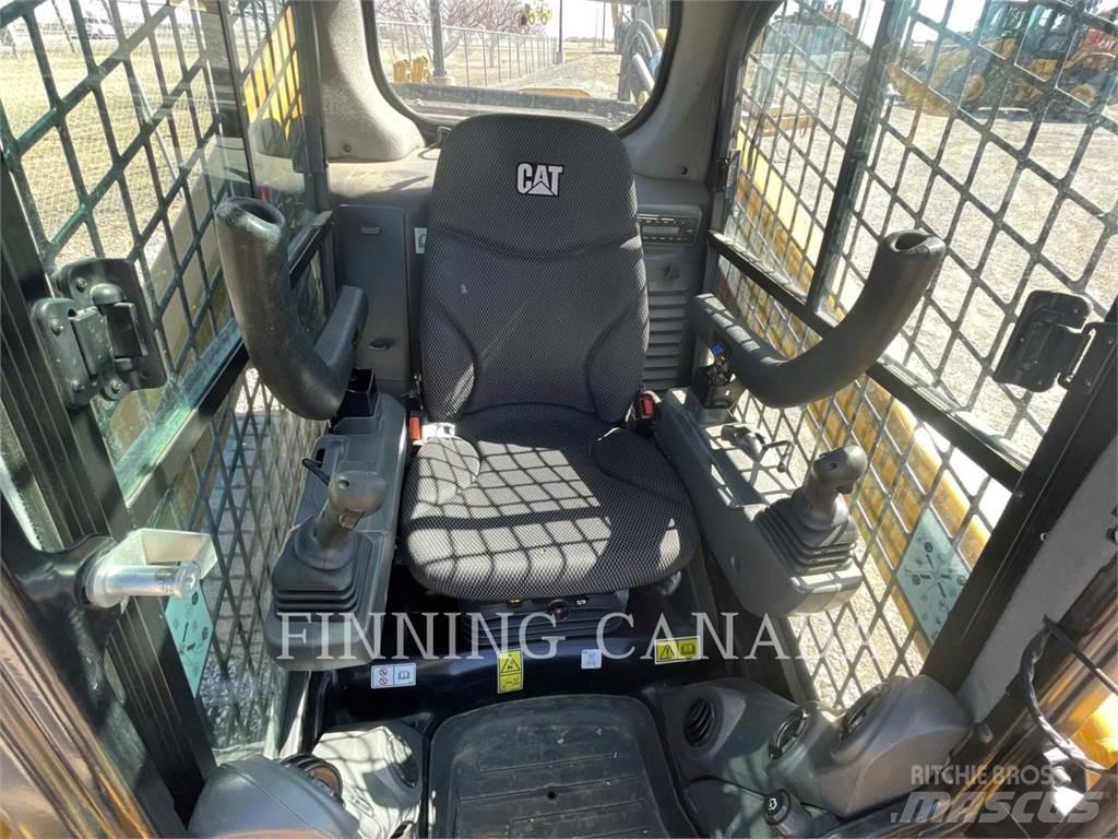 CAT 262D3 Krautuvai su šoniniu pasukimu