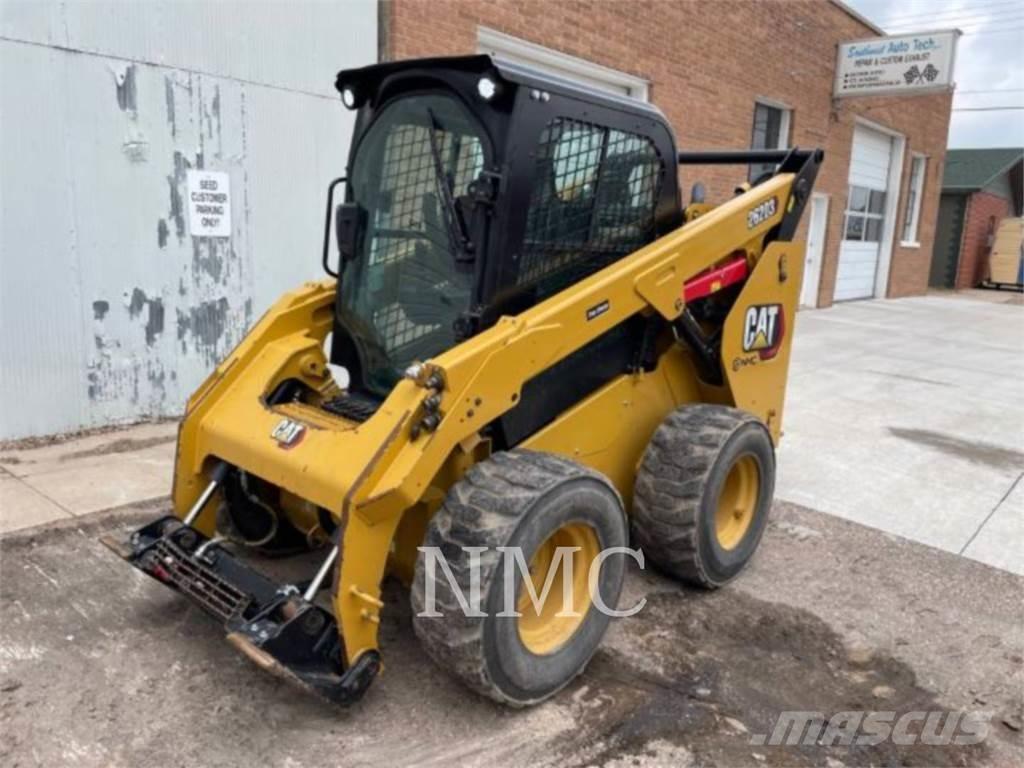 CAT 262D3 Krautuvai su šoniniu pasukimu