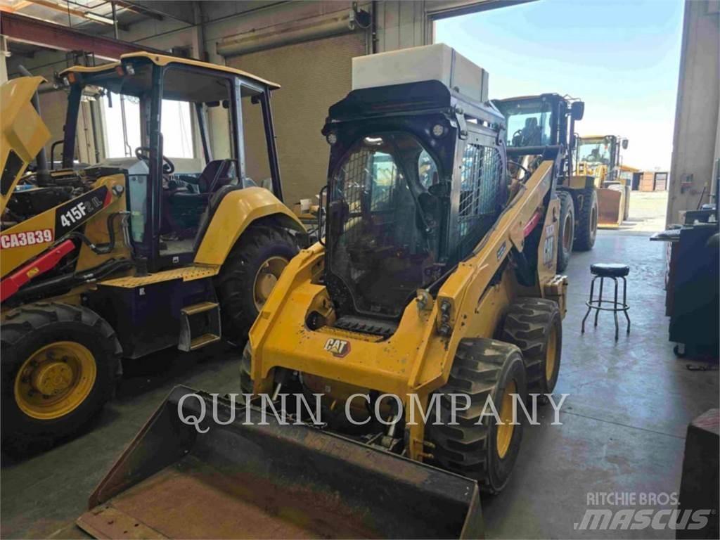 CAT 262D3 Krautuvai su šoniniu pasukimu