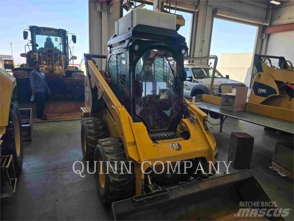 CAT 262D3 Krautuvai su šoniniu pasukimu