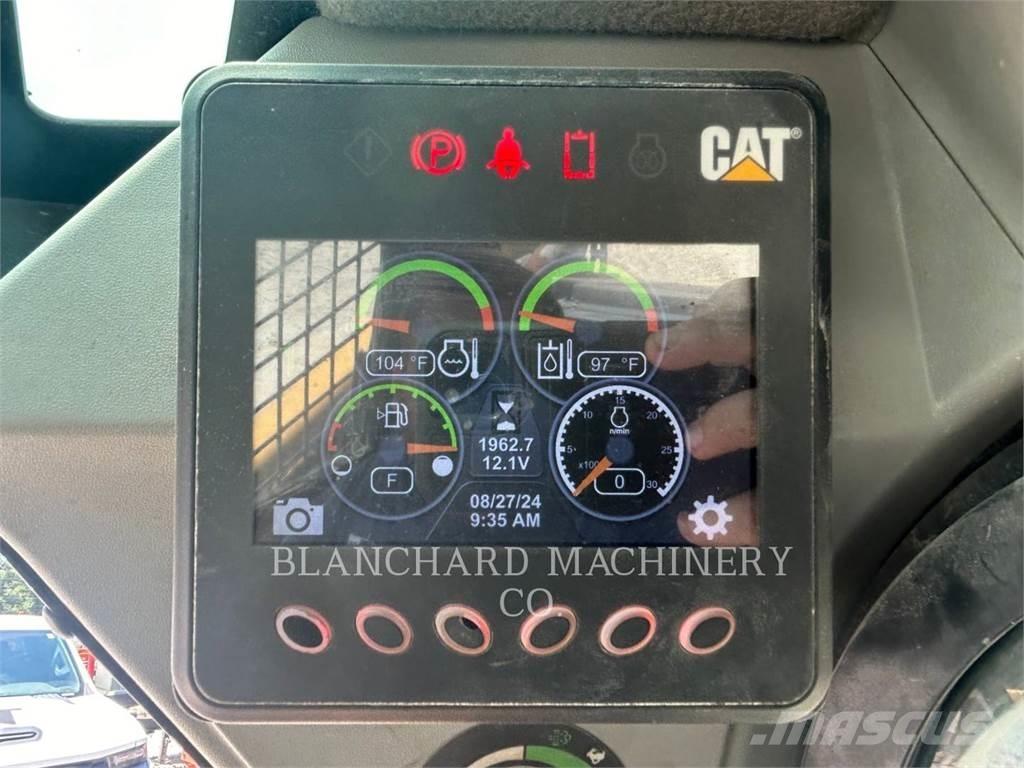 CAT 262D3 Krautuvai su šoniniu pasukimu