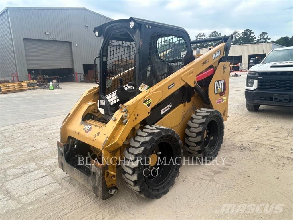 CAT 262D3 Krautuvai su šoniniu pasukimu
