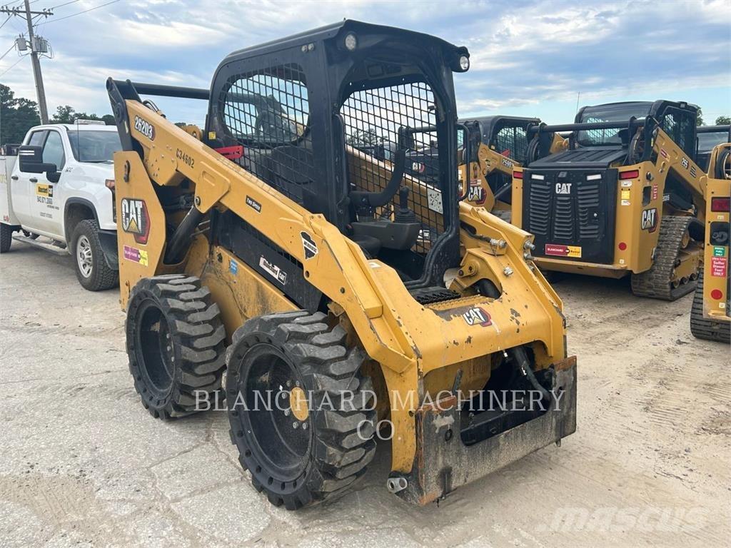 CAT 262D3 Krautuvai su šoniniu pasukimu