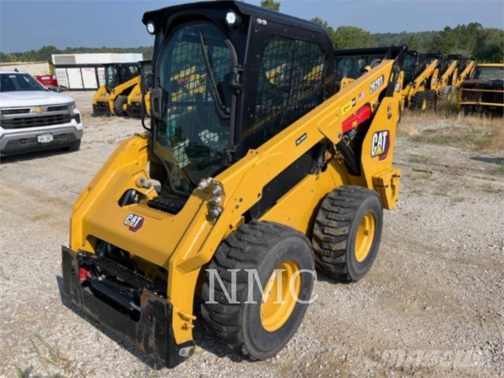 CAT 262D3 Krautuvai su šoniniu pasukimu