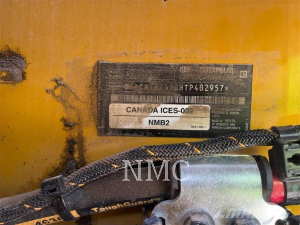 CAT 262D3 Krautuvai su šoniniu pasukimu
