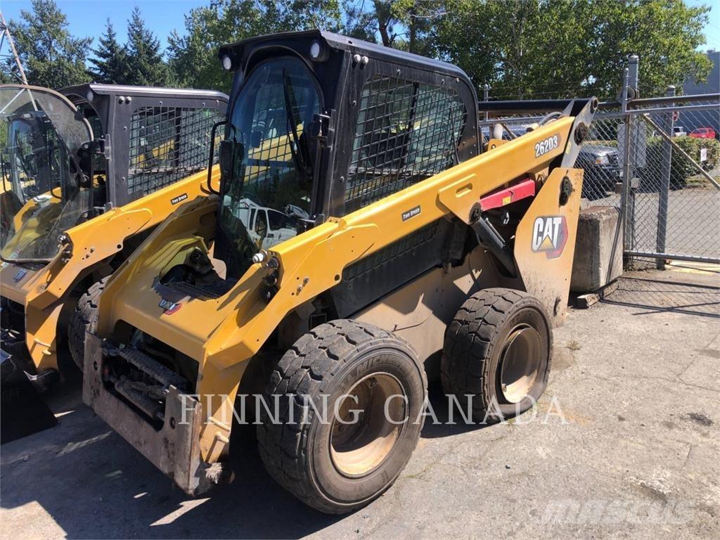 CAT 262D3 Krautuvai su šoniniu pasukimu
